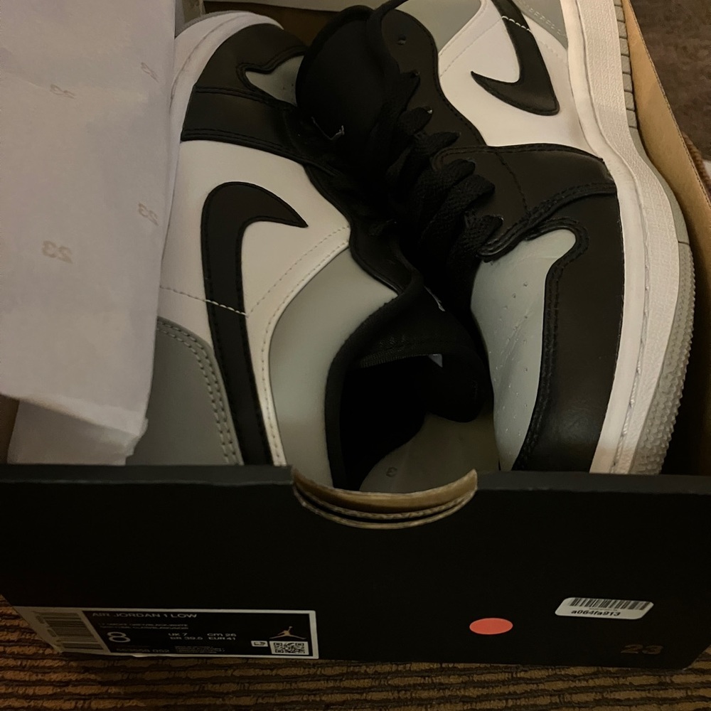 Nike Air Jordan 1 Low Men Size 8 Shoes Shadow Toe Excellent Condition With Box